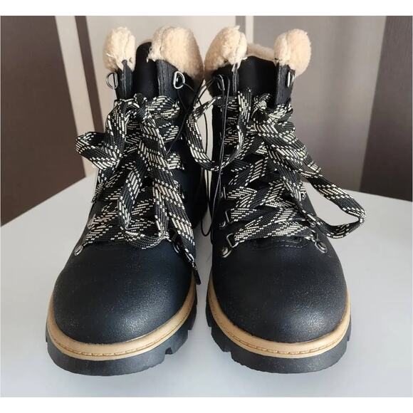 Lug Bottom Boots Sherpa Trim 7 Hikers Black Tan Memory Foam - Picture 3 of 7